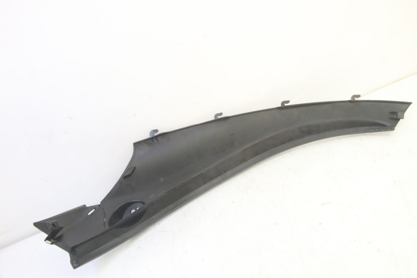 photo de SOTTOPEDANA POSTERIORE SINISTRA PIAGGIO MP3 RL 250 (2007 - 2010) - Primo piano tecnico