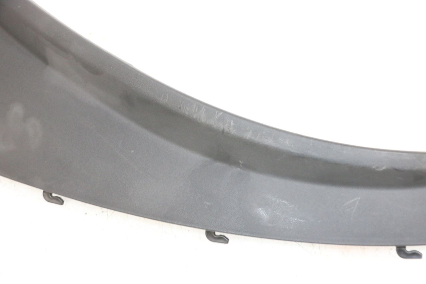 photo de SOTTOPEDANA POSTERIORE SINISTRA PIAGGIO MP3 RL 250 (2007 - 2010) - Primo piano tecnico