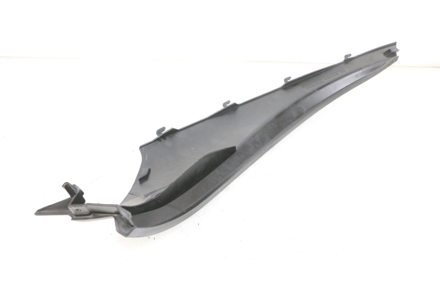 photo de SOTTOPEDANA POSTERIORE SINISTRA PIAGGIO MP3 RL 250 (2007 - 2010) - Dettagli dei punti di fissaggio