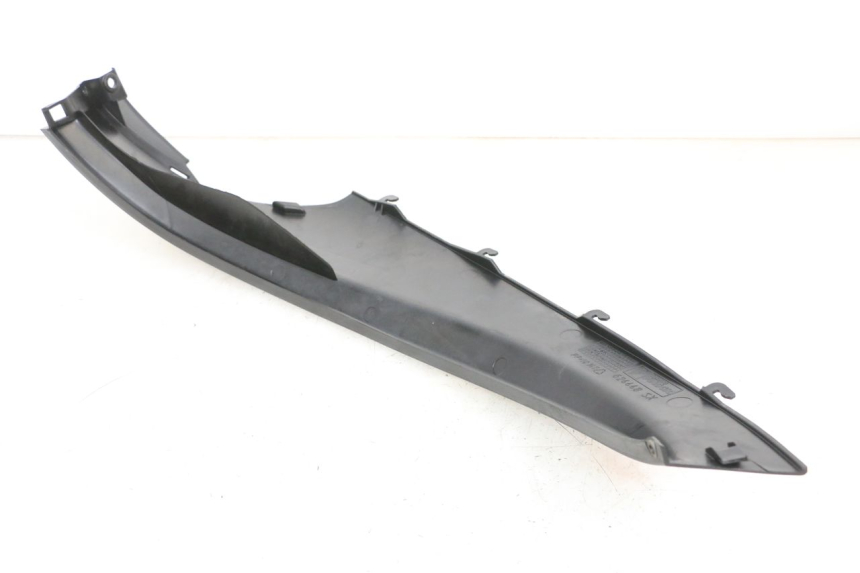 photo de SOTTOPEDANA POSTERIORE SINISTRA PIAGGIO MP3 RL 250 (2007 - 2010) - Stato della superficie e materiale