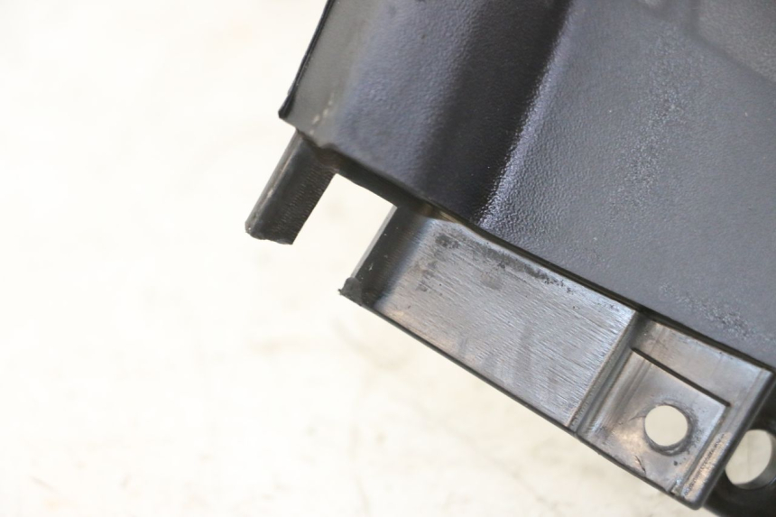 photo de BASSO SCUDO POSTERIORE SINISTRO PIAGGIO MP3 LT 400 (2007 - 2012)