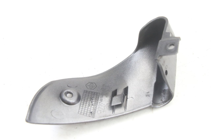 photo de BASSO DELLA SCATOLA POSTERIORE SINISTRA PIAGGIO VESPA GRANTURISMO 125 (2003 - 2007)