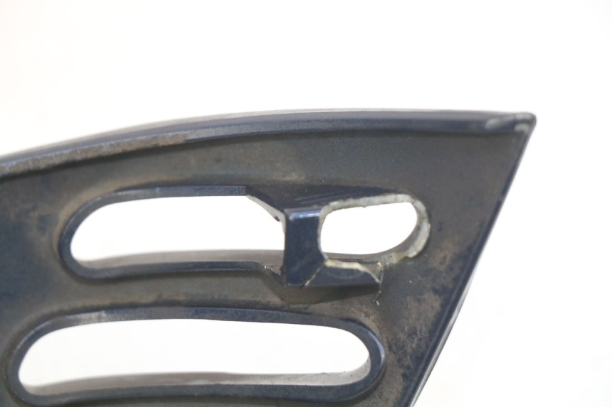 photo de BASSO DELLA SCATOLA POSTERIORE SINISTRA PIAGGIO VESPA LXV 125 (2006 - 2009)