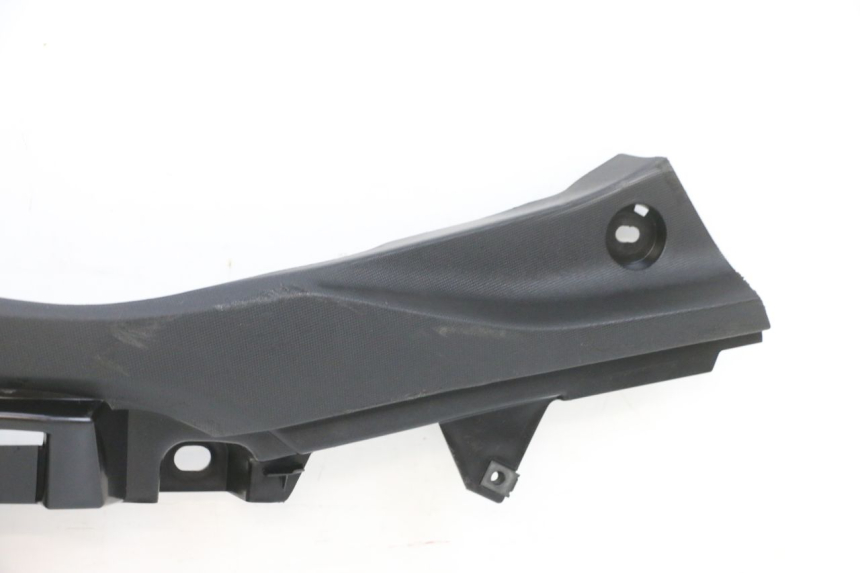 photo de SOTTOPEDANA POSTERIORE SINISTRA YAMAHA TRICITY 300 (2020 - 2024) - Stato della superficie e materiale