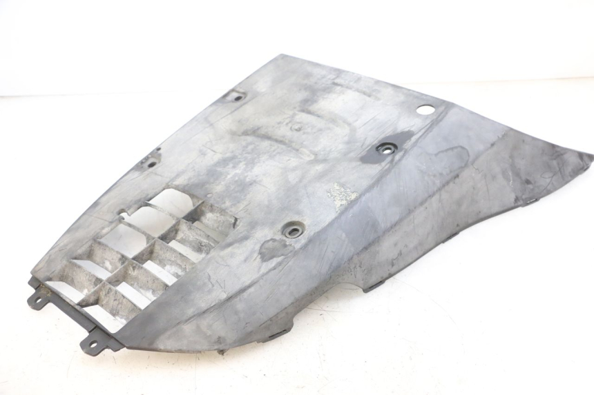 photo de FIANCHETTI INFERIORE SUZUKI BURGMAN 125 (2007 - 2014) - Dettagli dei punti di fissaggio