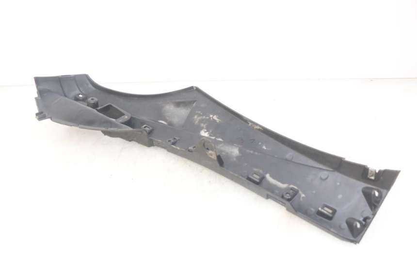 photo de BASSO DELLA SCATOLA DESTRA PIAGGIO FLY 4T 50 (2013 - 2017)