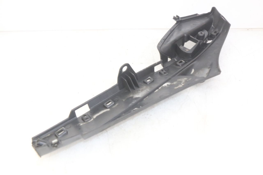 photo de BASSO DELLA SCATOLA DESTRA PIAGGIO FLY 4T 50 (2013 - 2017)