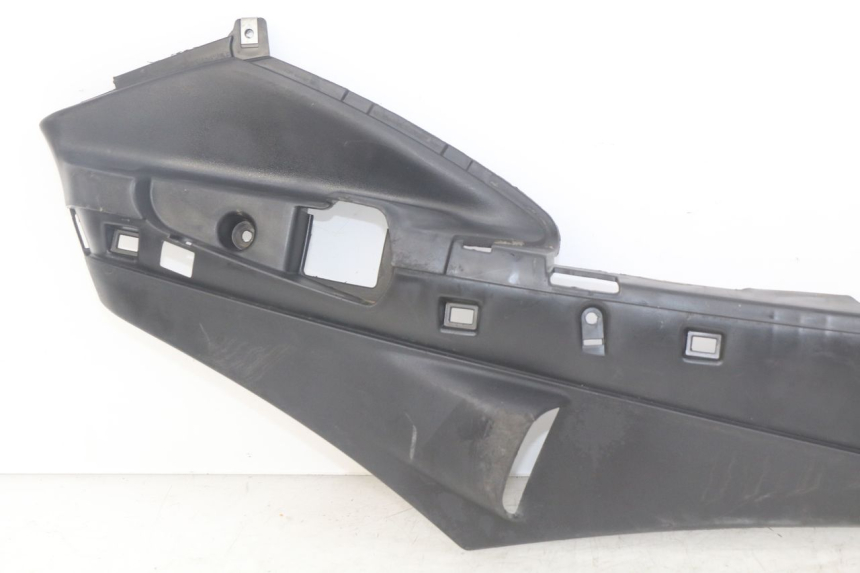 photo de BASSO DELLA SCATOLA DESTRA PIAGGIO FLY 4T 50 (2013 - 2017)