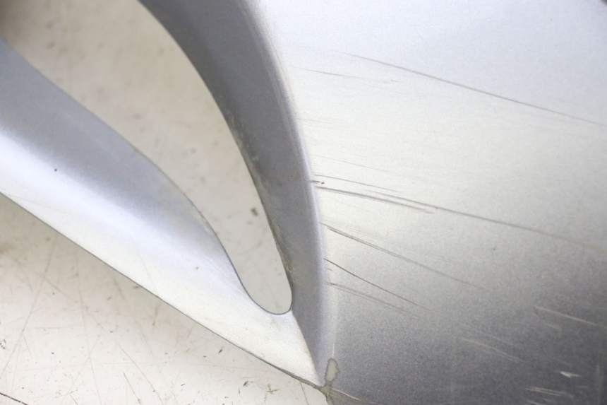 photo de SOTTOPEDANA DESTRA SYM GTS EVO 125 (2009 - 2013) - Zoom sui componenti