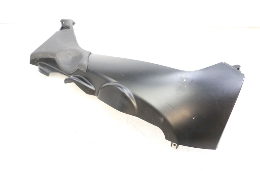 photo de SOTTOPEDANA DESTRA PIAGGIO MP3 HPE 350 (2018 - 2020) - Dettagli dei punti di fissaggio