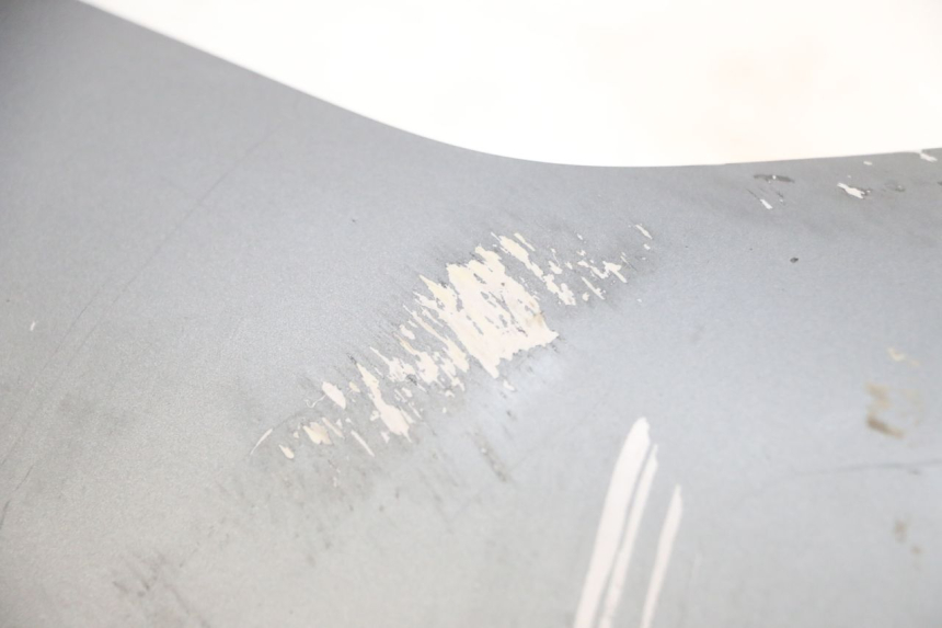 photo de SOTTOPEDANA DESTRA PIAGGIO MP3 500 (2016 - 2018) - Stato della superficie e materiale