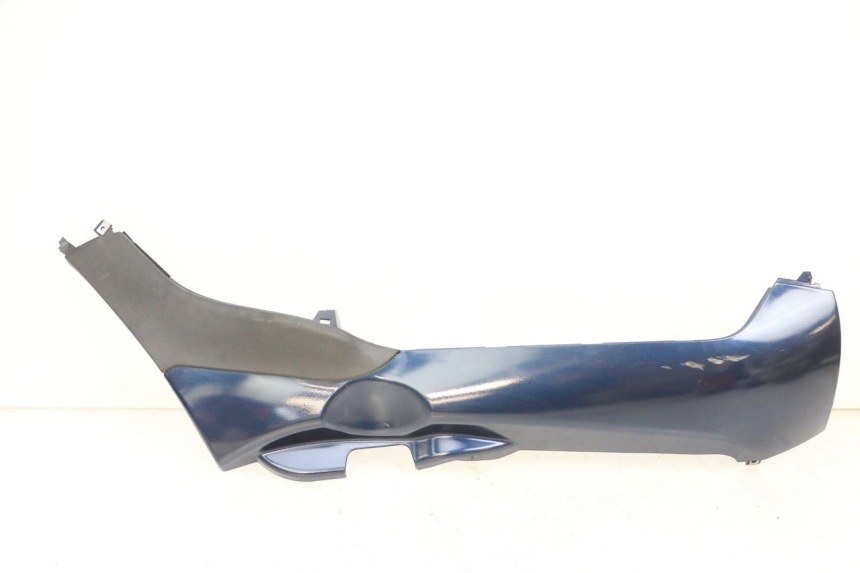 photo de SOTTOPEDANA DESTRA PIAGGIO MP3 RL 250 (2007 - 2010) - Caratteristiche distintive