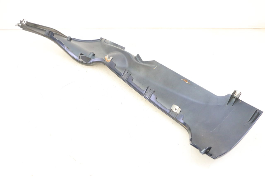 photo de SOTTOPEDANA DESTRA PIAGGIO MP3 RL 250 (2007 - 2010) - Primo piano tecnico