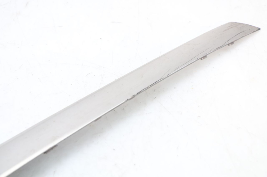 photo de BASSO DELLA SCATOLA DESTRA YAMAHA XMAX X-MAX ABS 125 (2017 - 2020)