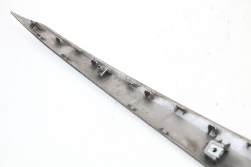 photo de BASSO DELLA SCATOLA DESTRA YAMAHA XMAX X-MAX ABS 125 (2017 - 2020)