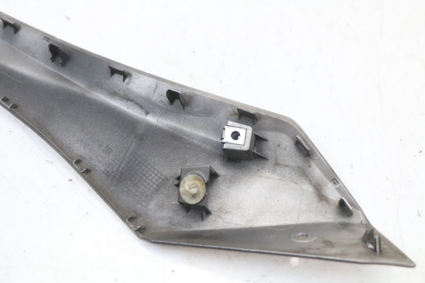 photo de BASSO DELLA SCATOLA DESTRA YAMAHA XMAX X-MAX ABS 125 (2017 - 2020)