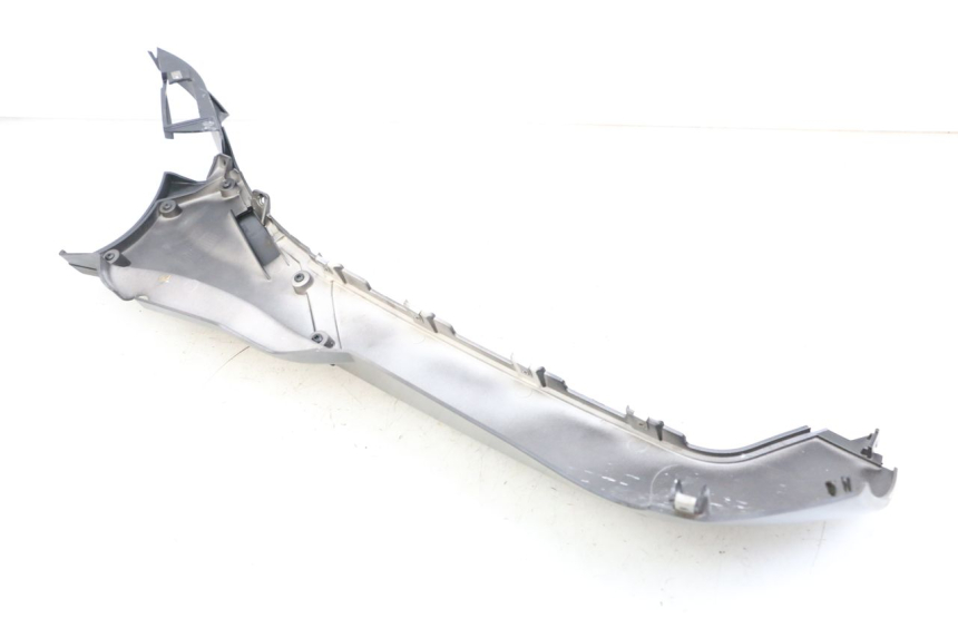 photo de SOTTOPEDANA SINISTRA PIAGGIO MP3 HPE 350 (2018 - 2020) - Stato della superficie e materiale