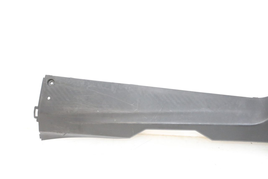 photo de BASSO DELLA SCATOLA SINISTRA SYM ORBIT III 3 4T 50 (2018 - 2021) - Marcature e riferimenti originali