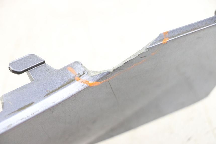 photo de SOTTOPEDANA SINISTRA PEUGEOT BELVILLE 125 (2017 - 2021)