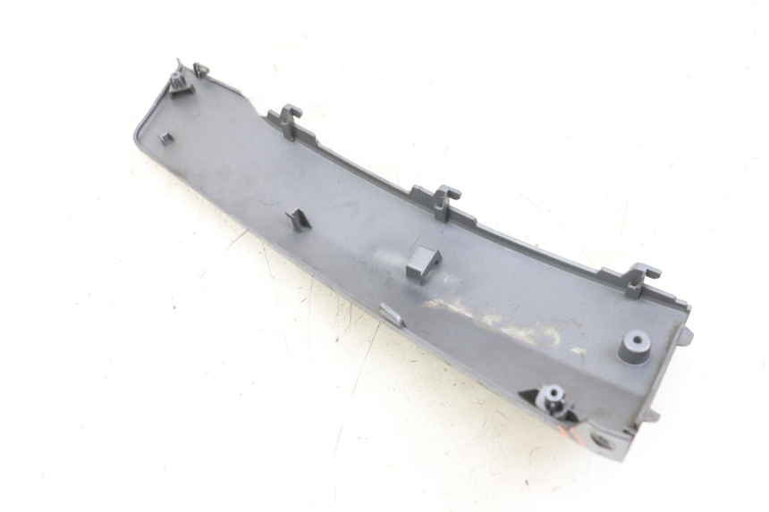 photo de SOTTOPEDANA SINISTRA PEUGEOT BELVILLE 125 (2017 - 2021)