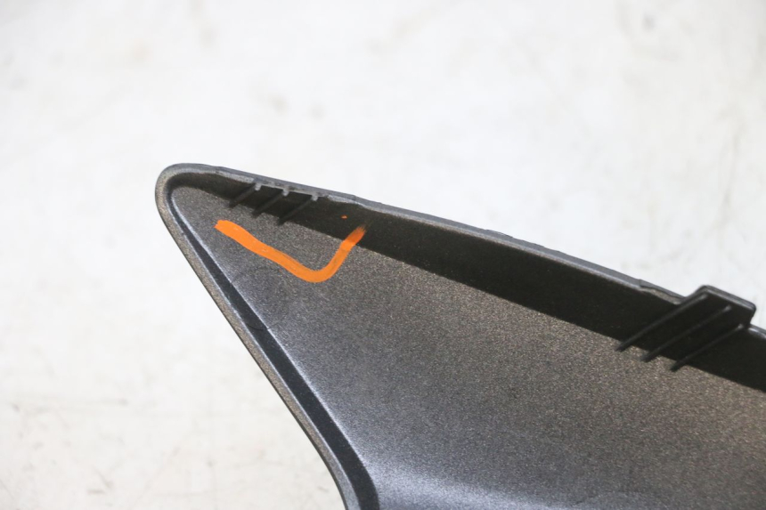 photo de SOTTOPEDANA SINISTRA YAMAHA TRICITY 300 (2020 - 2024) - Zoom sullo stato d'uso