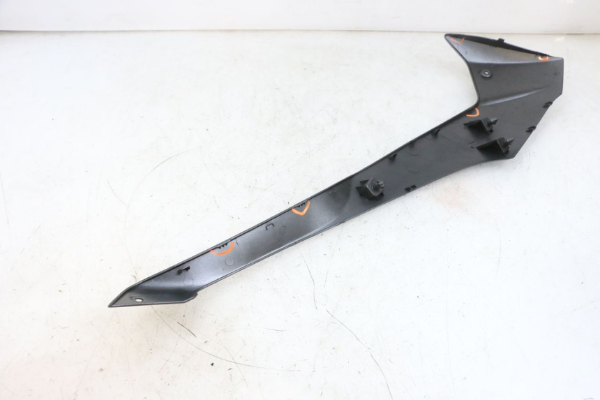 photo de SOTTOPEDANA SINISTRA YAMAHA TRICITY 300 (2020 - 2024) - Stato della superficie e materiale