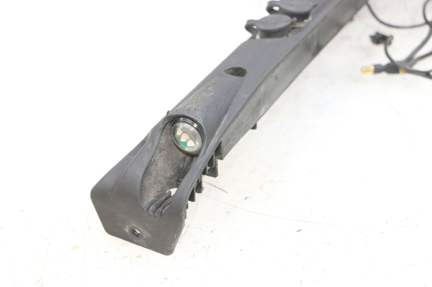 photo de PARTE INFERIORE SINISTRA DEL TELAIO DUALTRON VICTOR LIMITED 1