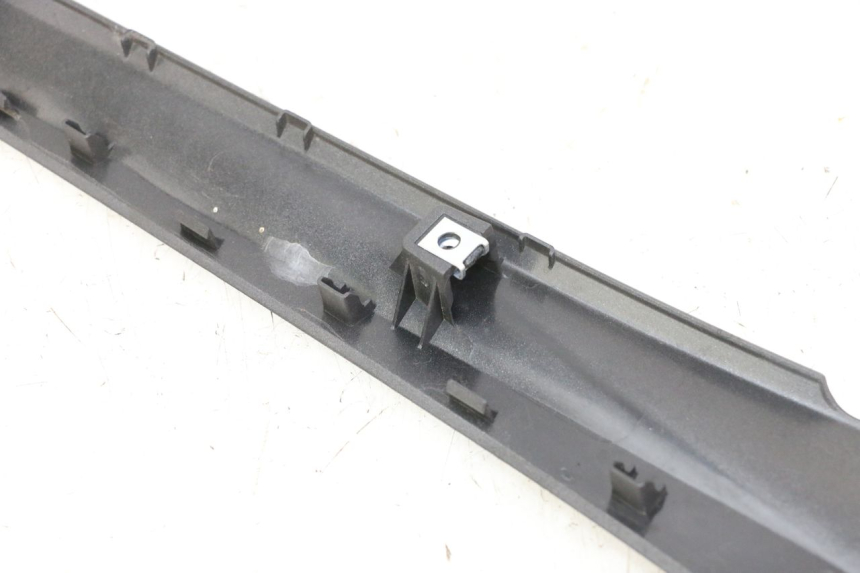 photo de SOTTOPEDANA SINISTRA YAMAHA XMAX X-MAX 125 (2021 - 2025)