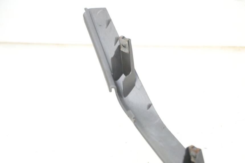 photo de BASSO DELLA SCATOLA SINISTRA YAMAHA XMAX X-MAX 125 (2006 - 2009) - Zoom sullo stato d'uso