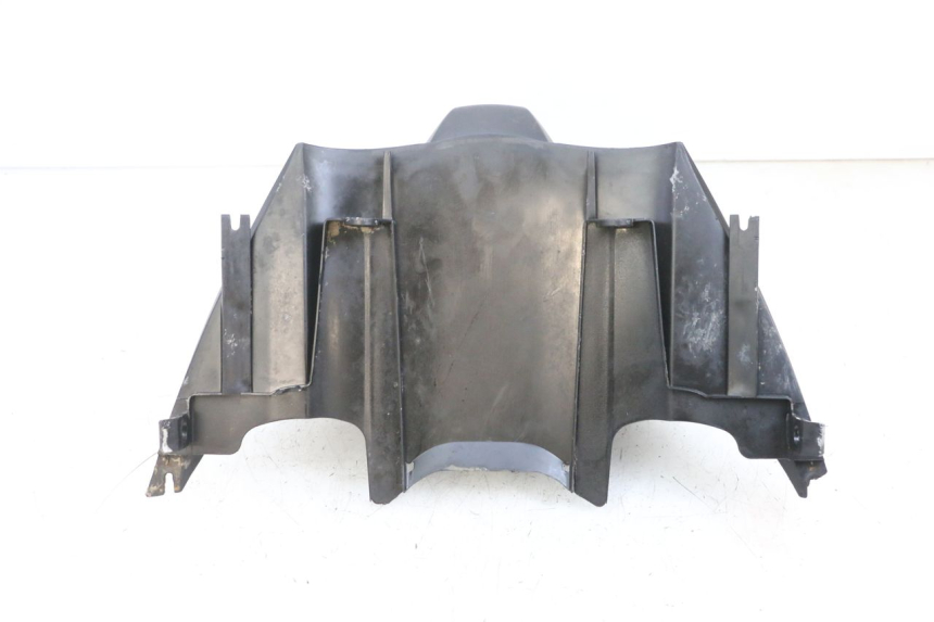 photo de PARAFANGO POSTERIORE SYM GTS EVO 125 (2009 - 2013) - Primo piano tecnico