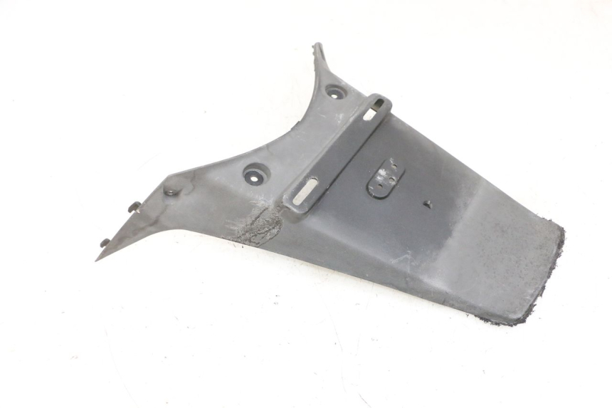 photo de PARAFANGO POSTERIORE KYMCO LIKE 125 (2009 - 2016) - Dettagli dei punti di fissaggio