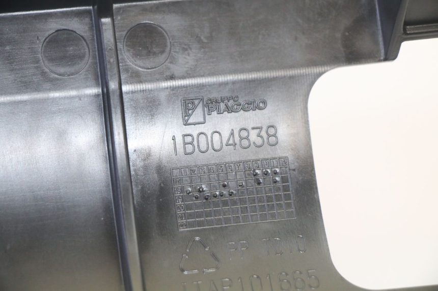 photo de PARAFANGO POSTERIORE PIAGGIO MP3 HPE 350 (2018 - 2020) - Ricambio usato controllato