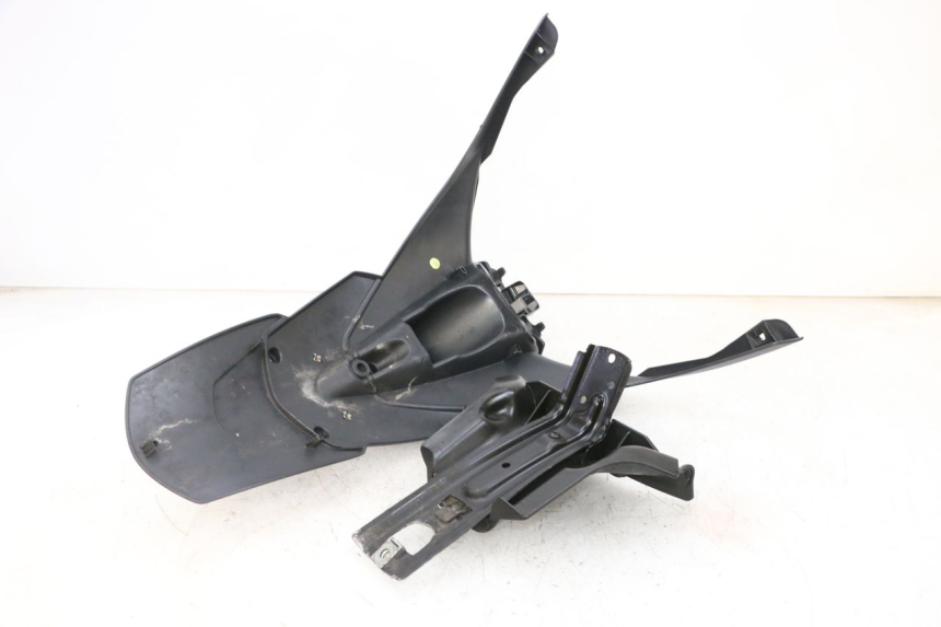 photo de PARAFANGO POSTERIORE PIAGGIO MP3 HPE 300 (2019 - 2026) - Vista d'insieme del prodotto