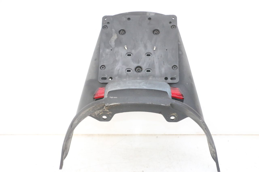 photo de PARAFANGO POSTERIORE PIAGGIO MP3 LT 300 (2010 - 2016)