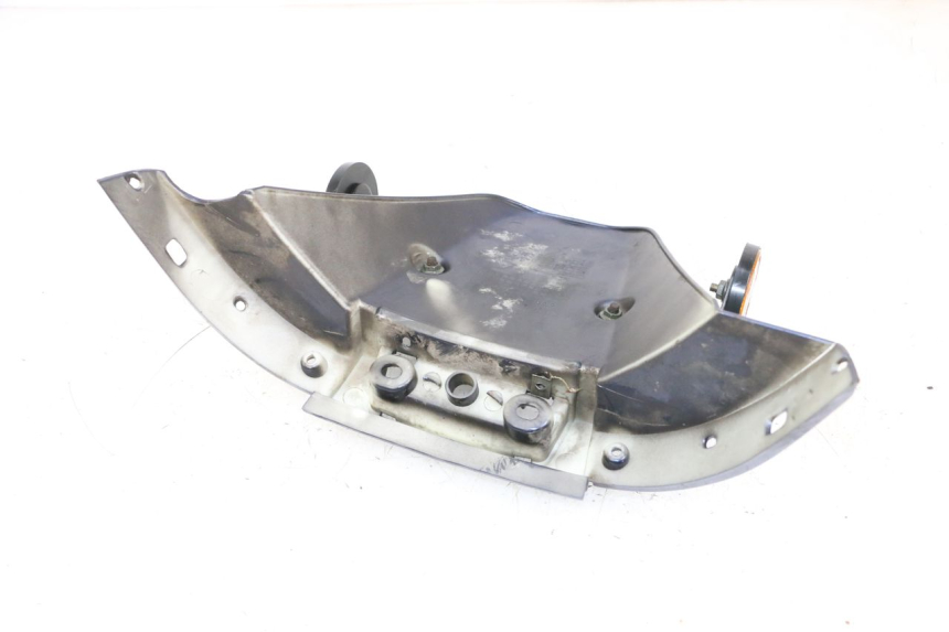 photo de PARAFANGO POSTERIORE JM MOTORS OLDIES GT 4T 50 (2018 - 2025) - Primo piano tecnico