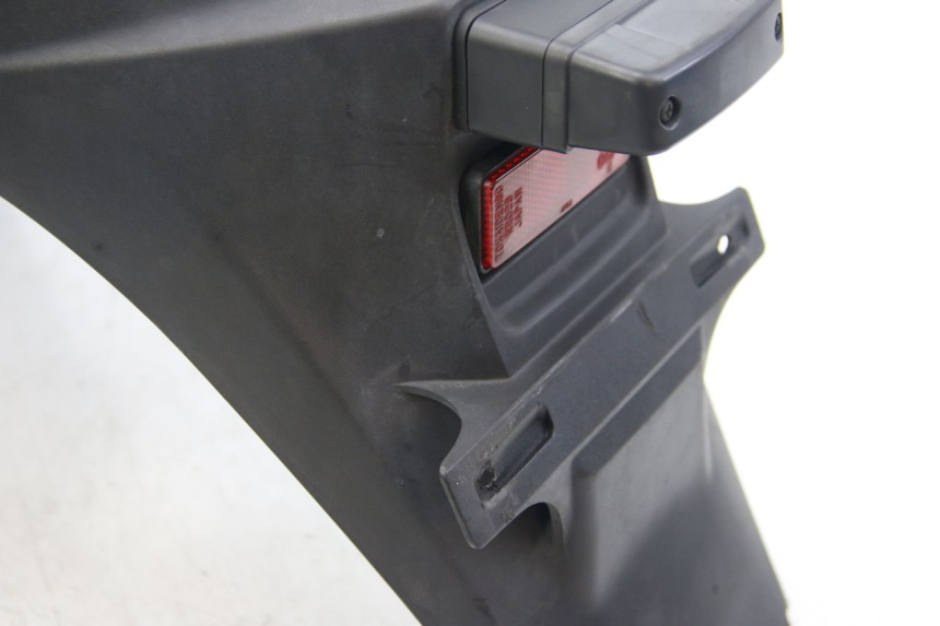 photo de PARAFANGO POSTERIORE SUZUKI SIXTEEN 125 (2008 - 2010)