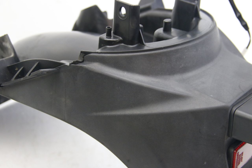 photo de PARAFANGO POSTERIORE SUZUKI SIXTEEN 125 (2008 - 2010)