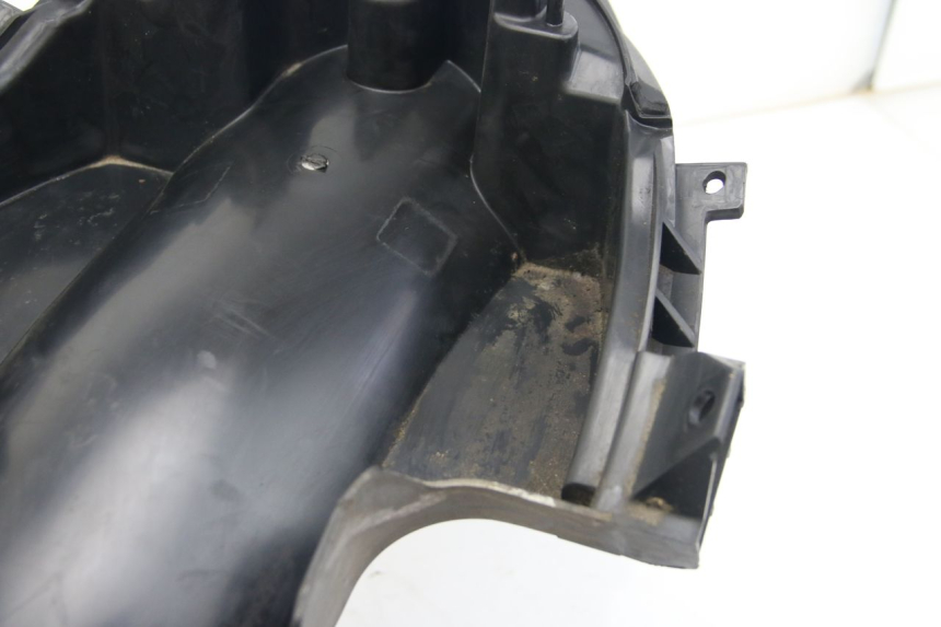 photo de PARAFANGO POSTERIORE SUZUKI SIXTEEN 125 (2008 - 2010)