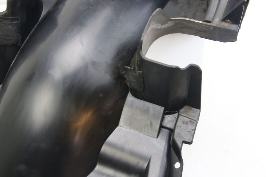 photo de PARAFANGO POSTERIORE SUZUKI SIXTEEN 125 (2008 - 2010)