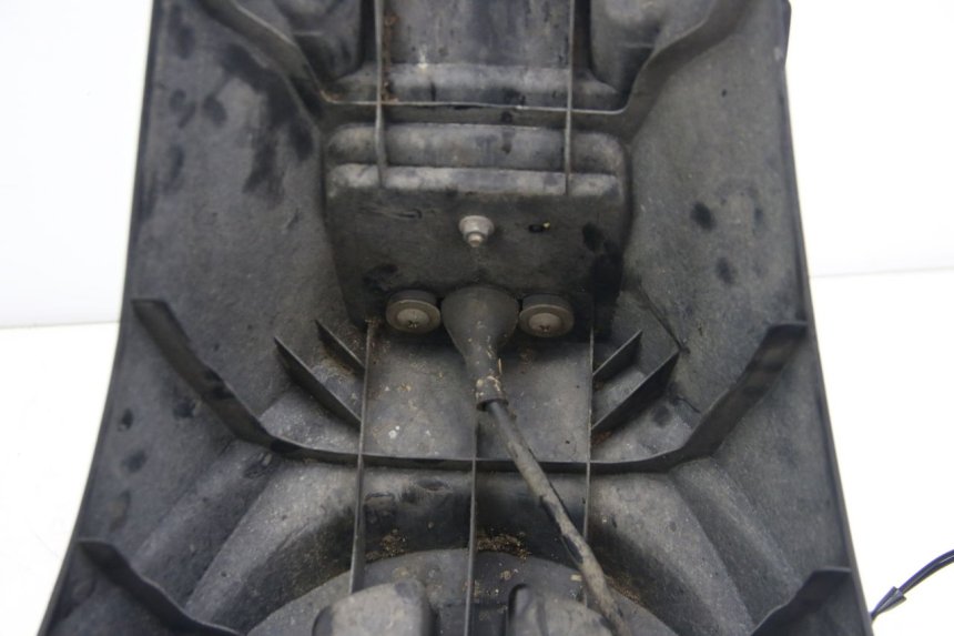 photo de PARAFANGO POSTERIORE SUZUKI SIXTEEN 125 (2008 - 2010)