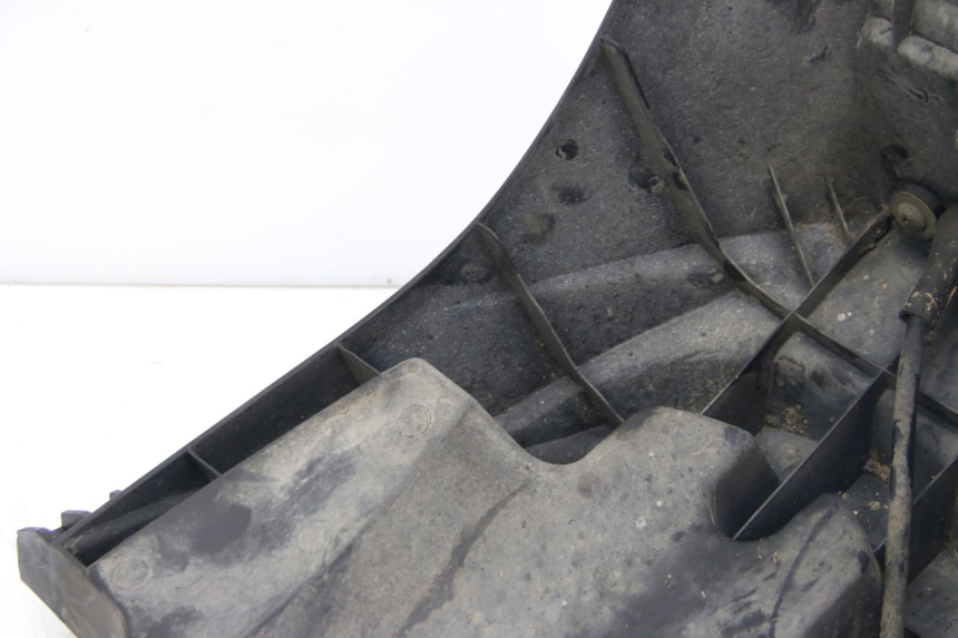 photo de PARAFANGO POSTERIORE SUZUKI SIXTEEN 125 (2008 - 2010)