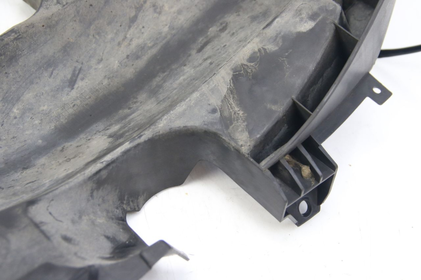 photo de PARAFANGO POSTERIORE SUZUKI SIXTEEN 125 (2008 - 2010)