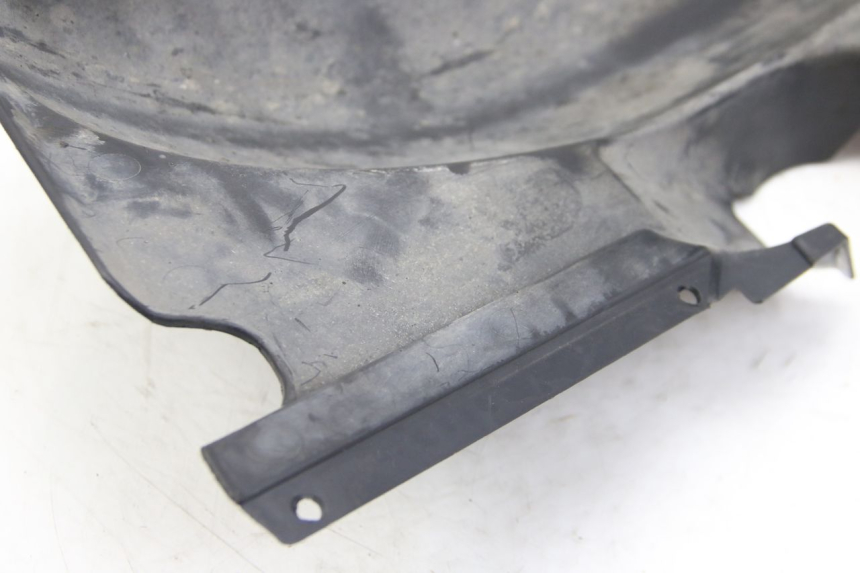 photo de PARAFANGO POSTERIORE SUZUKI SIXTEEN 125 (2008 - 2010)