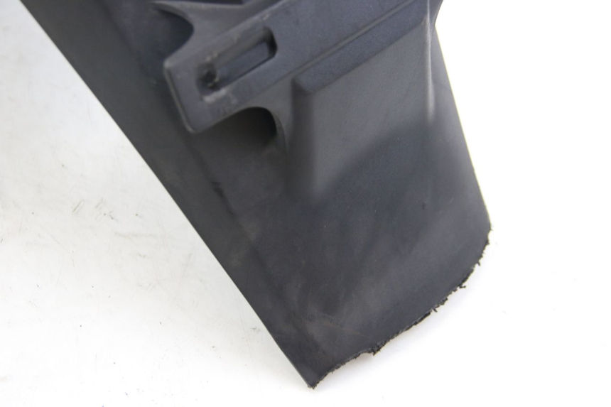 photo de PARAFANGO POSTERIORE SUZUKI SIXTEEN 125 (2008 - 2010)