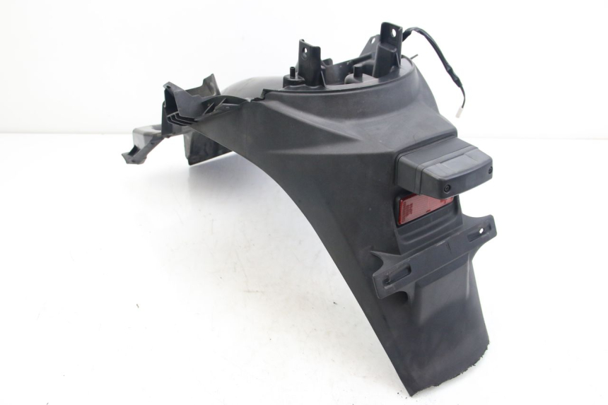 photo de PARAFANGO POSTERIORE SUZUKI SIXTEEN 125 (2008 - 2010)