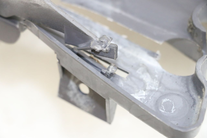 photo de PARAFANGO POSTERIORE PEUGEOT VIVACITY 100 (1999 - 2008) - Stato della superficie e materiale