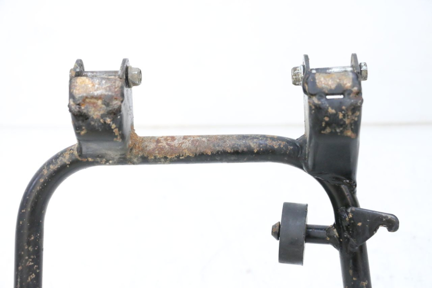 photo de CAVALLETTO CENTRALE KYMCO AGILITY 4T 50 (2018 - 2022) - Dettagli dei punti di fissaggio