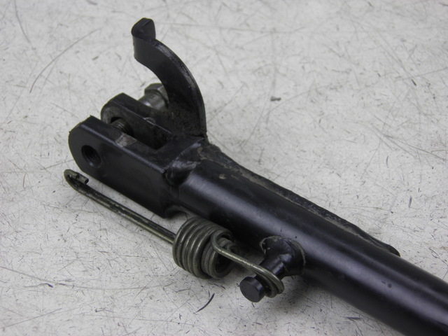 photo de Cavalletto laterale SUZUKI GZ MARAUDER 125 (1998 - 2004)