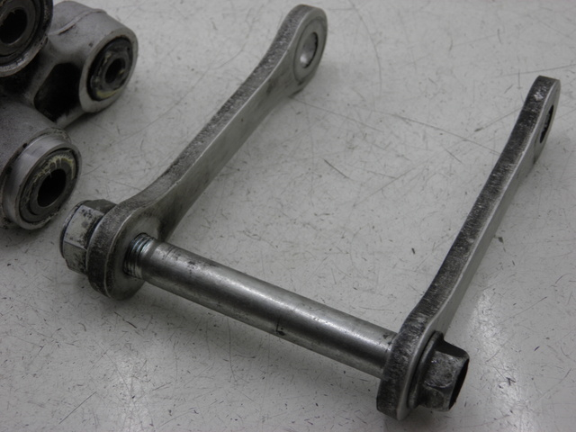 photo de Biella ammortizzatore HYOSUNG COMET GT 125 (2002 - 2007) - Altra vista dell'articolo