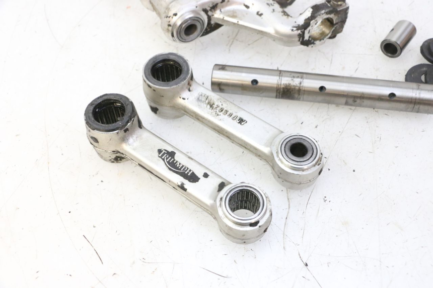 photo de LEVERAGGIO TRIUMPH SPRINT 900 (1995 - 1998)